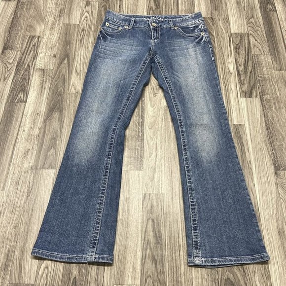 MAURICES Boot Cut Low Rise Med Wash Stretch Blue Denim Jeans Women's 3/4 Short - Picture 10 of 10